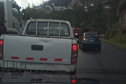 El accidente de tránsito en el puente de Guápulo causó congestión en la av. Simón Bolívar y De los Conquistadores.
