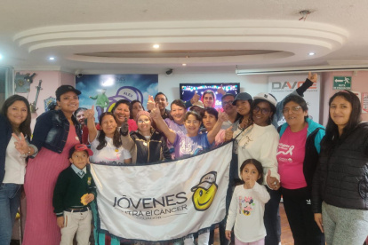 Algunos de los integrantes de la fundación que reclama a Barcelona la entrega del dinero ofrecido por la Noche Amarilla de 2024.