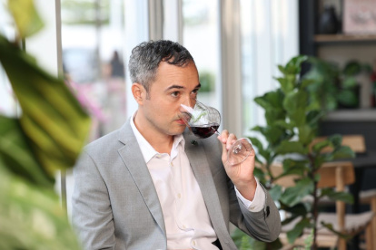 Guilhem Renaud representará a Ecuador en el concurso ASI Mejor Sommelier de las Américas 2025.