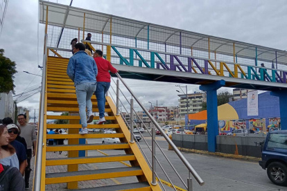 Son tres pasos peatonales los que han sido intervenidos y presentaban más deterioro en la ciudad.