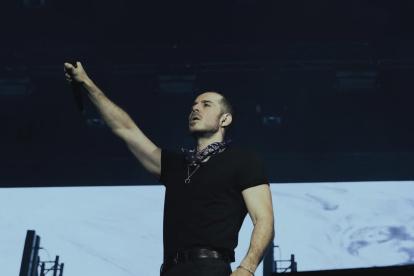 José Madero tiene 44 años.