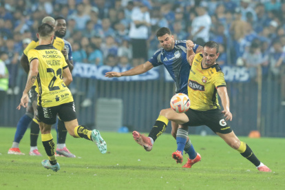 Emelec y Barcelona SC se enfrentaron en la Explosión Azul 2025.