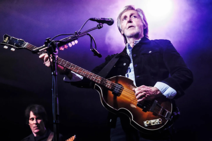 Paul McCartney encendió el Bowery Ballroom con un show íntimo y electrizante que demuestra por qué sigue siendo una leyenda viva.