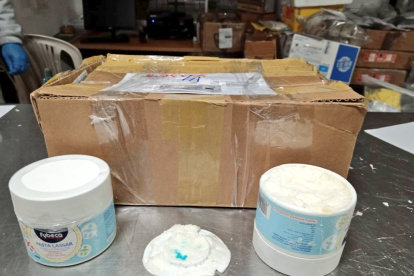 1.839 gr de cocaína fueron decomisados, tras operativos de control en agencias de correos y couriers, en Pifo y Tumbaco.