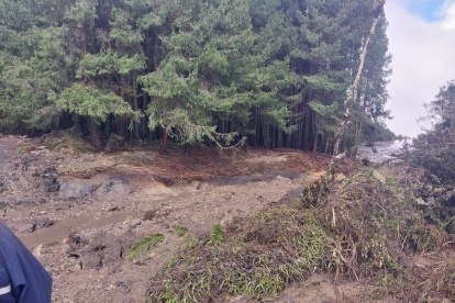 Un tanque reservorio colapsó en la parroquia Victoria del Portete, en el sur de Cuenca.