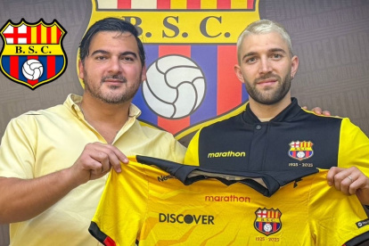 Antonio Álvarez presidente junto a Ignacio de Arruabarrena nuevo arquero del Barcelona SC.