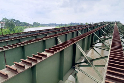 PUENTE CARROZABLE UNA OBRA QUE SE LA  COME EL OXIDO EN LA CIUDAD DE QUEVEDO. AG-EXTERNOS