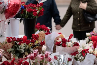 San Valentín se caracteriza por ser una fecha donde los enamorados y/o amigos se regalan flores.
