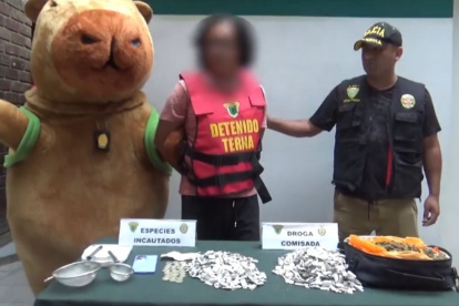Policía disfrazado de capibara sorprende y captura a traficante de droga.