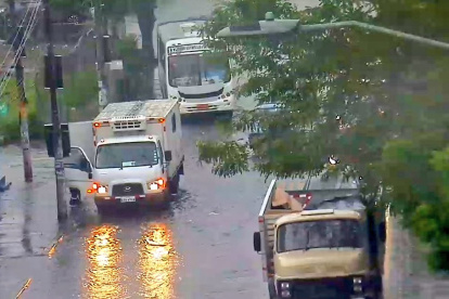 La ciudadela Guayacanes, al igual que Sauces, tiene tramos que se inundan tras cada lluvia que se registra en la ciudad.