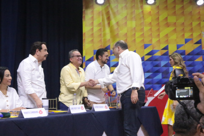 En la Convención del PSC, Henry Kronfle fue presentado como candidato presidencial.