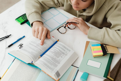 Editorial. El desarrollo de un libro o artículo científico puede durar varios meses, según la especialidad.