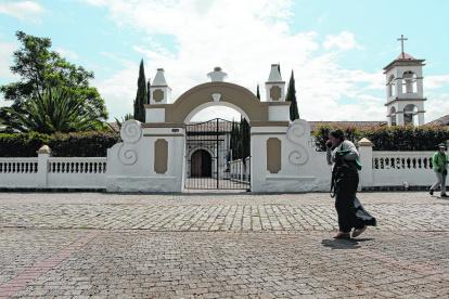 En muchas zonas rurales, el patrimonio vigente se limita  a las iglesias. Otras, como la de Cumbayá, que data de 1972 son de la época moderna.