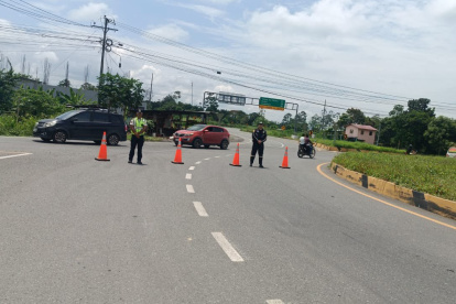 Efecto. La vía fue cerrada al tránsito, informó la CTE.