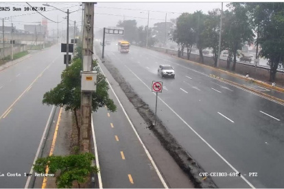 En vía a la costa se presenta una lluvia moderada