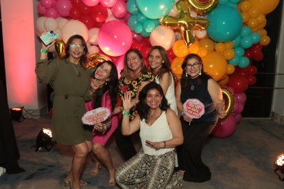 Martha López, Taty Ortiz, Gina Moreira, Blanca Viteri, Martha Ronquillo y Lucy Rodas.