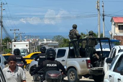 En la escena del crimen, los agentes de Criminalística levantaron al menos 25 indicios balísticos.