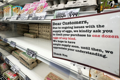 Hay escasez de huevos en los supermercados de Estados Unidos.