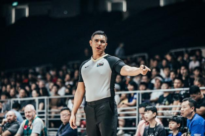 Carlos primero fue jugador y luego juez certificado por la Internacional FIBA.