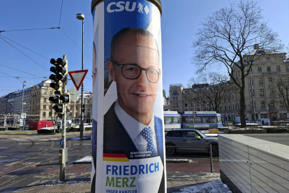 A seis días de las elecciones en Alemania, el atropello masivo perpetrado por un afgano en Múnich continúa marcando la campaña del bloque conservador.