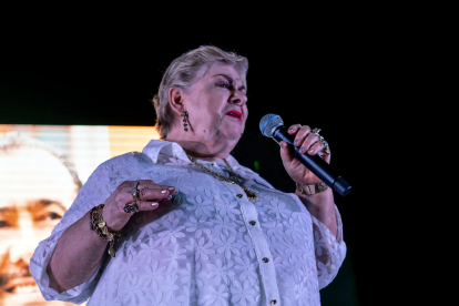 Paquita la del barrio durante una presentación.