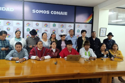 Leonidas Iza y Katiuska Molina, con el Consejo de Gobierno de la Conaie.