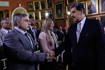 Caracas. El presidenteNicolás Maduro y el fiscal general, Tarek William, a cargo de comisión para la reforma.