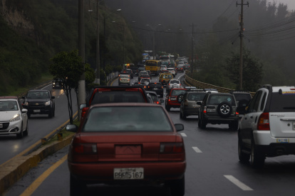 El sistema Pico y Placa se lleva a cabo en la capital para reducir el tráfico a horas de mayor congestón vial.