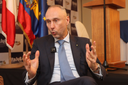 Desde 2024 es embajador de Italia en Quito. Es diplomático de carrera. Ha trabajado en misiones diplomáticas en Durban (Sudáfrica), Abiyán (Costa de Marfil), Zagreb (Croacia)