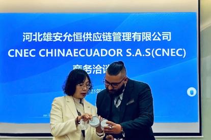 Comercio. Momento en que llegaron las primeros atunes de prueba.