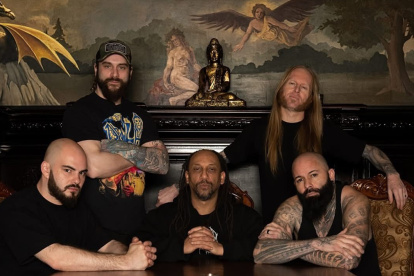 Suffocation vuelve sin su vocalista clásico, Frank Mullen. Para cubrir tremenda responsabilidad, eligieron a Ricky Myers (abajo a la derecha).