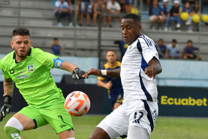 Manta, 22 de febrero de 2025. En el estadio Jocay, DelfÃ­n recibe a Emelec, en un partido por la Fecha 2 - Primera Etapa del Campeonato Nacional de FÃºtbol Liga Pro Ecuabet 2025. API / Ariel OCHOA ag-periodistas