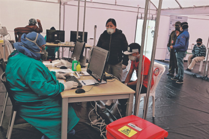 Para expertos en salud pública, Ecuador no estaría listo para hacer frente a otra pandemia, debido a que el país no goza de una política pública en salud.