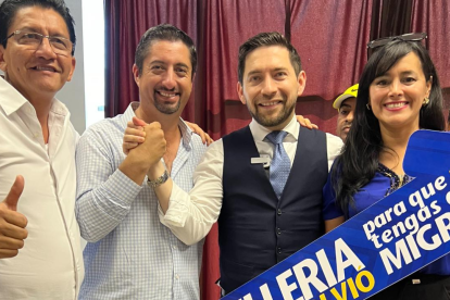 El 18 de diciembre del 2024, Javier Orti, presidente de Avanza, recibiendo a Luis Felipe Tillería (en el centro), en una foto compartida en sus redes sociales.