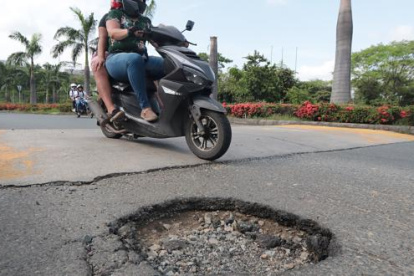 El mal estado de las vías en La Joya y Villa del Rey no es un caso nuevo. Antes ya ha EXPRESO ha contado la situación