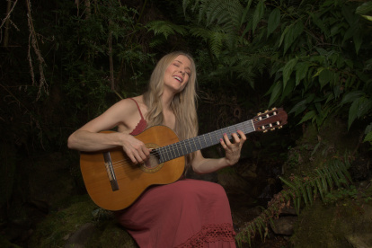 La artistas colombo irlandesa es conocida por sus bambucos, pasillos y boleros.