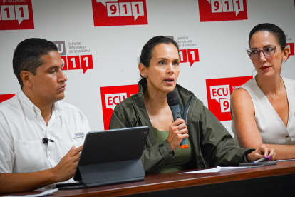Las ministras Inés Manzano y Alegría Crespo durante la reunión en la que se dieron a conocer las medidas adoptadas.