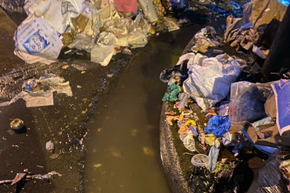 Problema. La mala disposición de desechos ocurre en muchos sectores de Guayaquil.