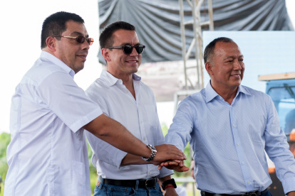 El presidente Daniel Noboa realizó una entrevista radial en la provincia de El Oro.