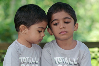 Atención. La atención temprano de los hermanos puede ayudar a superar el duelo.