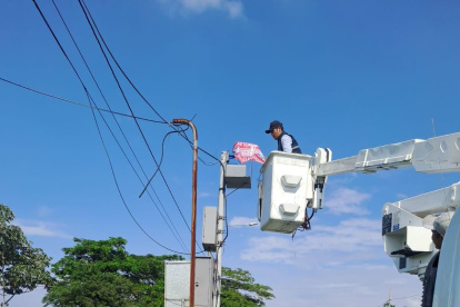 En algunas ciudades como Quevedo, Babahoyo, Manta, entre otras, la ANT ha clausurado radares que no han cumplido con la debida acreditación.
