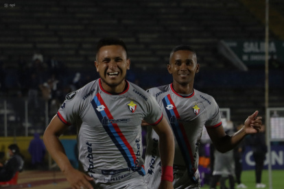 El festejo de los jugadores de El Nacional tras clasificar a la siguiente fase. de la Copa Libertadores.