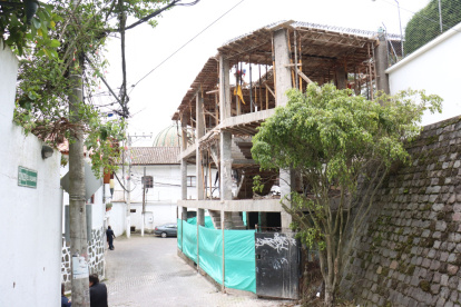 Suspenden obra en Guápulo por posible daño al patrimonio cultural e histórico.