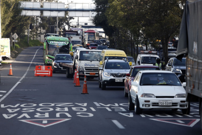 Agentes de tránsito realizaron un operativo de control en la avenida Simón Bolívar el 25 de febrero.