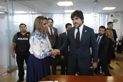 El ministro José De La Gasca asistió ayer a la Asamblea por una de las reformas.