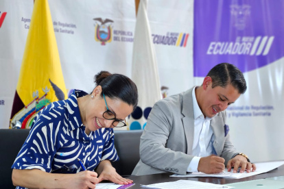 Ecuador, febrero de 2025.- La Agencia Nacional de Regulación, Control y Vigilancia Sanitaria (Arcsa) y el Centro de la Industria Láctea (CIL) han firmado un convenio marco de cooperación técnica.