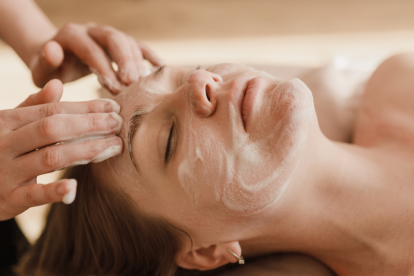 Las prácticas que ayudan a cuidar la piel