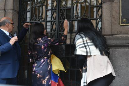 Desde su llegada de Israel, Verónica Abad no ha podido ingresar a la Vicepresidencia.