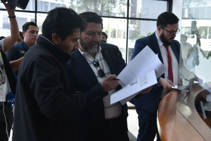 El abogado de Leonidas Iza, Washington Andrade acudió este 28 de febrero al TCE.