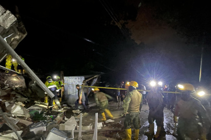 Al menos una decena de deslaves se registró en Piñas y en la vía que conduce a Portovelo y Zaruma.